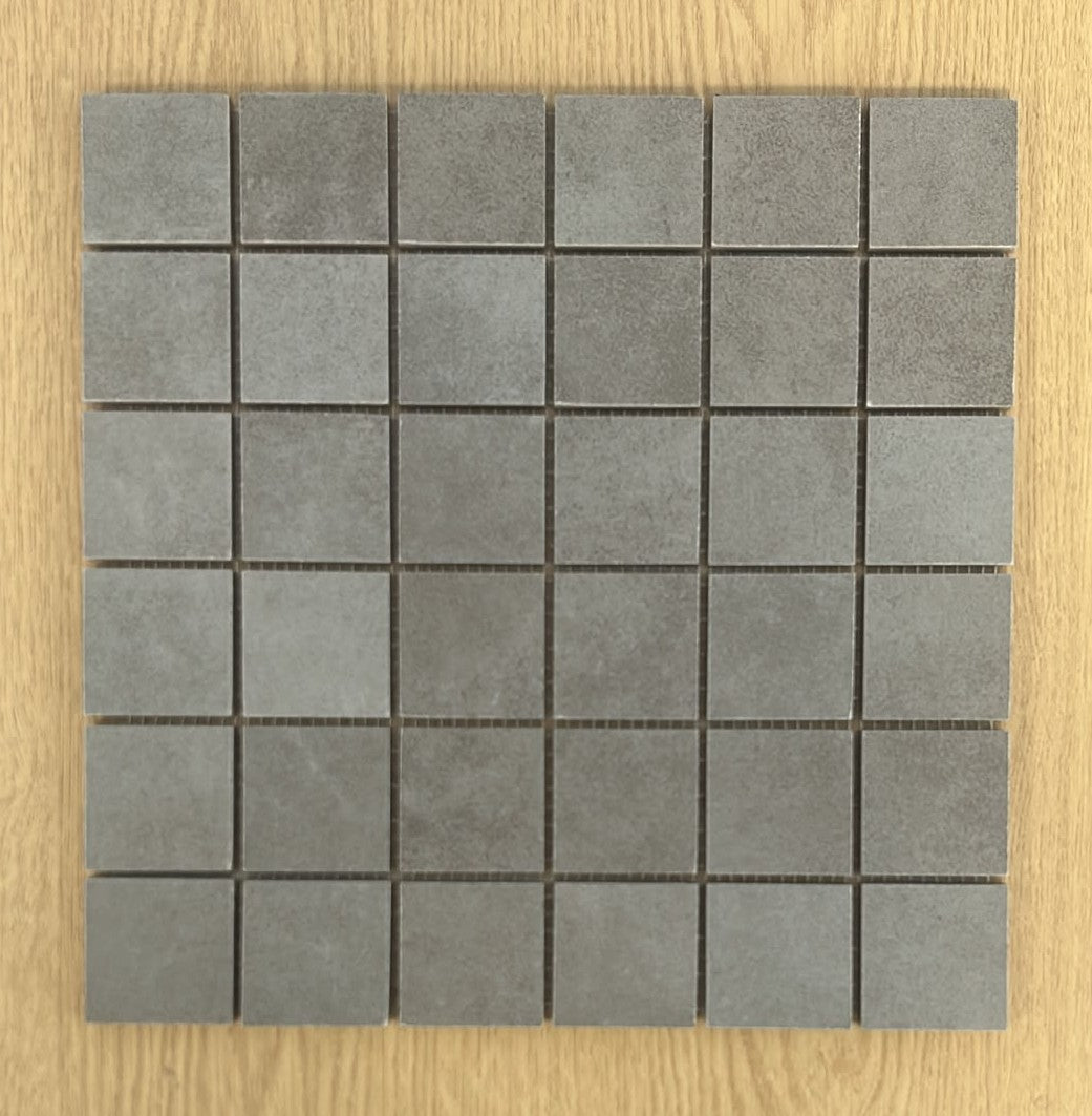 30 BXS (297 PCS) ZAMORA GREY MOSAIC TILE SHEETS 30X30CM.