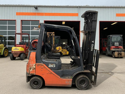 TOYOTA 02-8FGKF20 LPG FORKLIFT