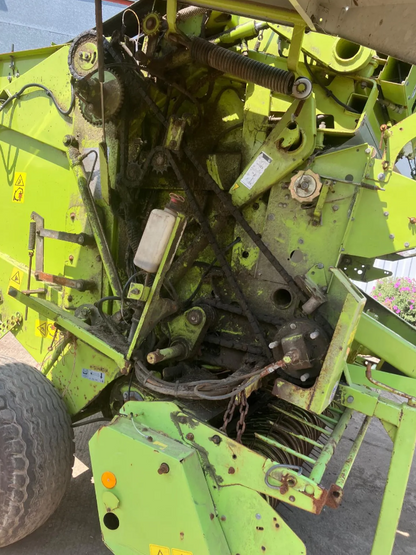 CLAAS VARIANT 260 ROUND BALER