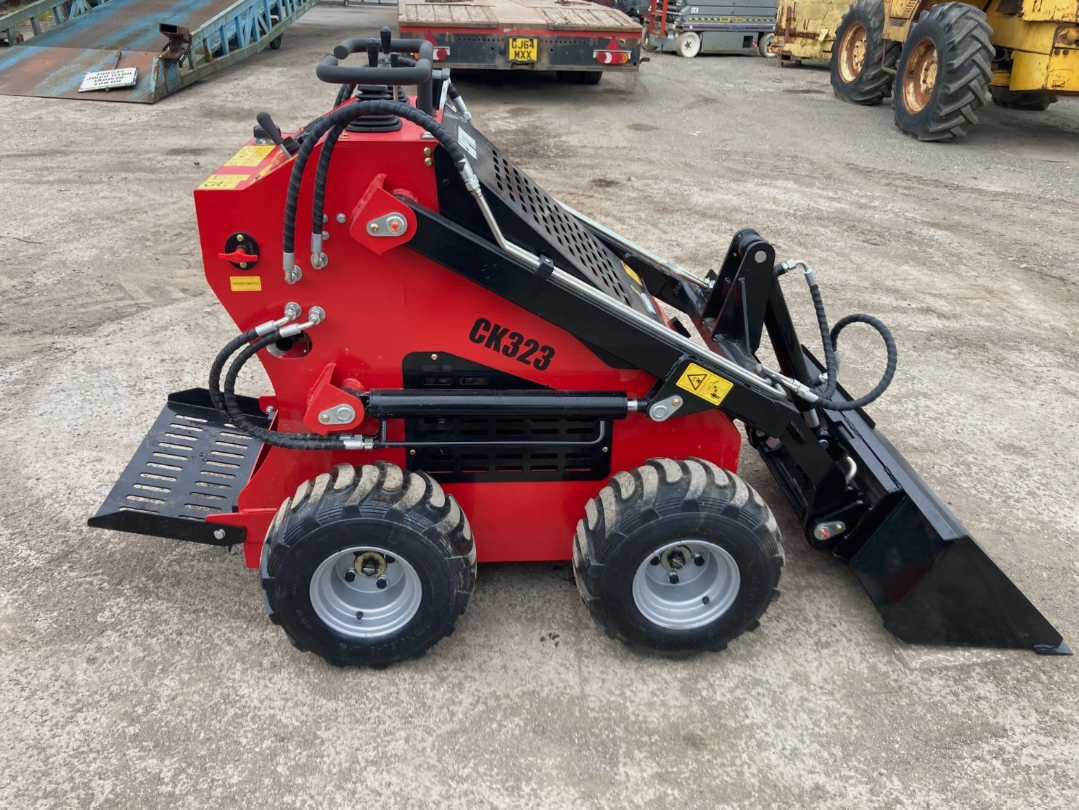NEW UNUSED SKID STEER LOADER