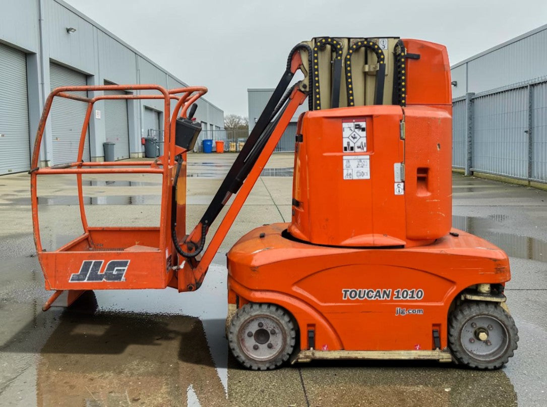 **(INCLUDES CHARGER)** 2008 JLG TOUCAN-1010 ELECTRIC ACCESS PLATFORM