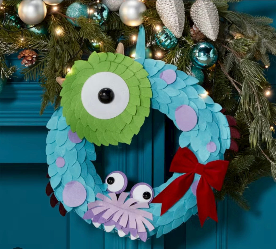 15 X BRAND NEW DISNEY PIXAR MONSTERS INC LARGE WREATHS RRP £ 600.00