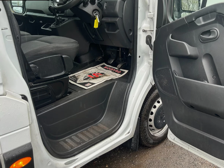 **(ONLY 111K MILEAGE)** 2022 RENAULT MASTER LM35 DCI 135 BUSINESS L3H2 PANEL VAN