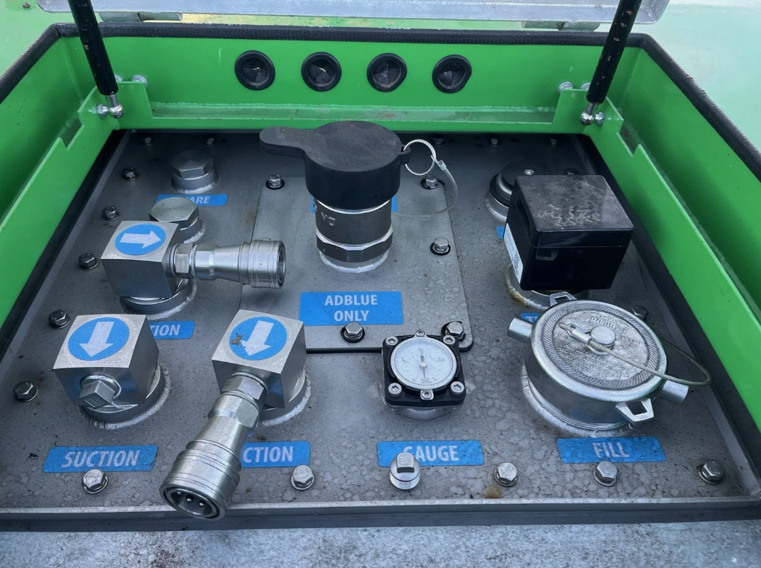 UNUSED DYMAC ADBLUE TANK – 3000 LITRES – BUNDED
