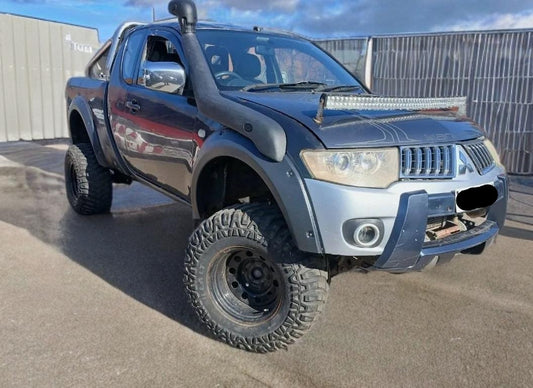 2011 MITSUBISHI L200 4WORK CLUB CAB DI-D 2.5 MANUAL DIESEL PICK UP >>--NO VAT ON HAMMER--<<