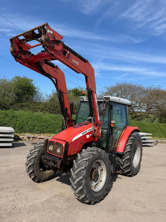 MASSY FERGUSON 5455 WITH QUICKIE LOADER