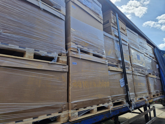 5X PALLETS OF HOTEL CAFE ROOMS CONTENTS B&B OFFICE ECT
