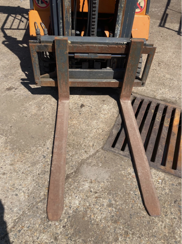 FORKLIFT TINES & BACKPLATE WITH SIDESHIFT