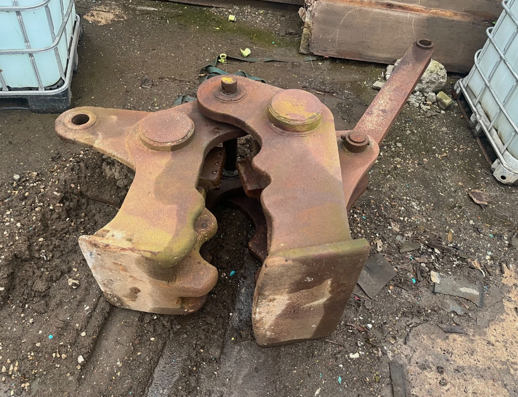EXCAVATOR-MOUNTED CONCRETE CRUSHER MUNCHER – DIRECT MOUNT