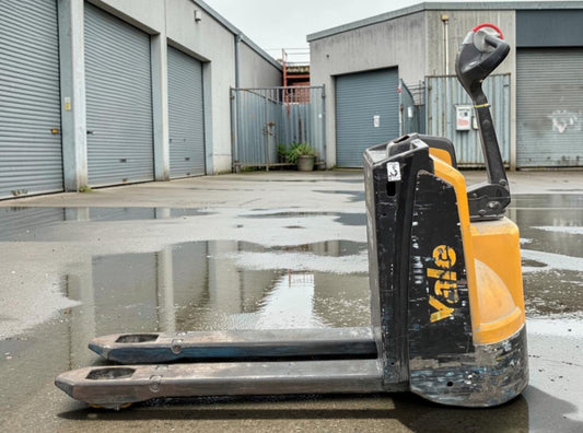 **(INCLUDES CHARGER)** 2020 YALE MP16 ELECTRIC PALLET TRUCK