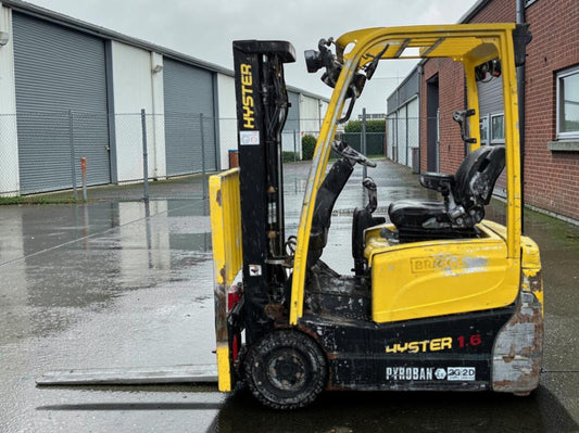 **(INCLUDES CHARGER)** 2012 HYSTER J1.6XNT ELECTRIC FORKLIFT