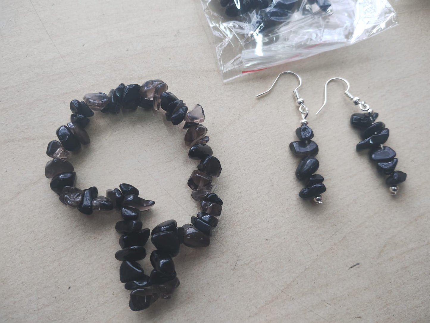 SMOKEY QUARTZ CRYSTAL CHIP BRACELET AND EARRING SET JOBLOT OF 21 - BRAND NEW