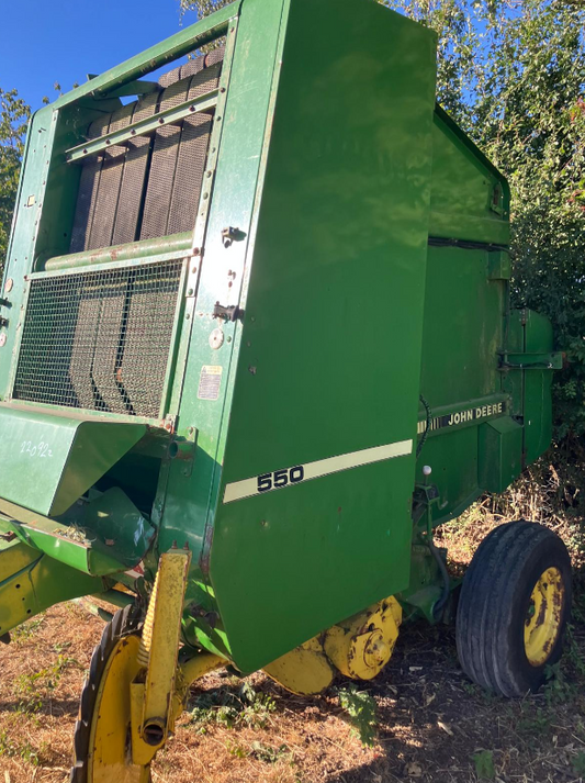 JOHN DEERE 550 ROUND BALER
