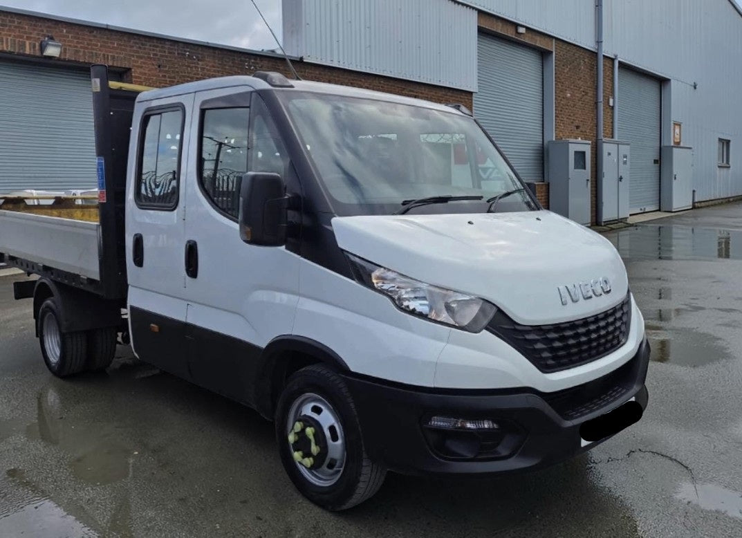 **(ONLY 37K MILEAGE)** 2020 IVECO DAILY 35C14D CREW CAB TIPPER 2.3 DIESEL MANUAL WHITE