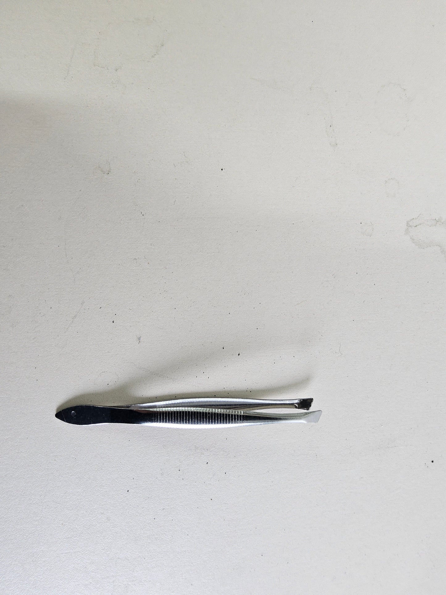 STAINLESS STEEL SLANT TIP TWEEZERS – PRECISION GRIP, BULK LOT OF 185