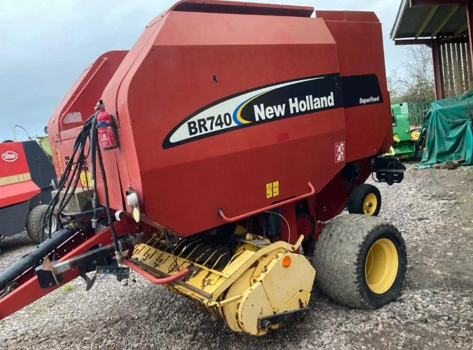 2004 NEW HOLLAND BR740 SUPER FEED BALER