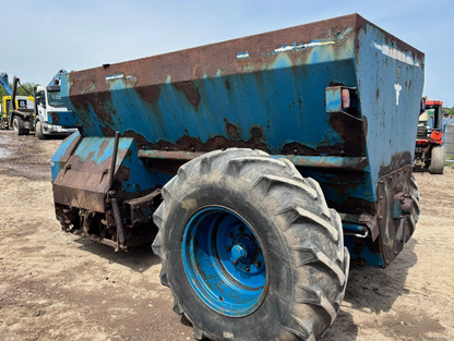 WEST 1150 GALLON DUAL SPREADER MUCK SPREADER FARM TRAILER