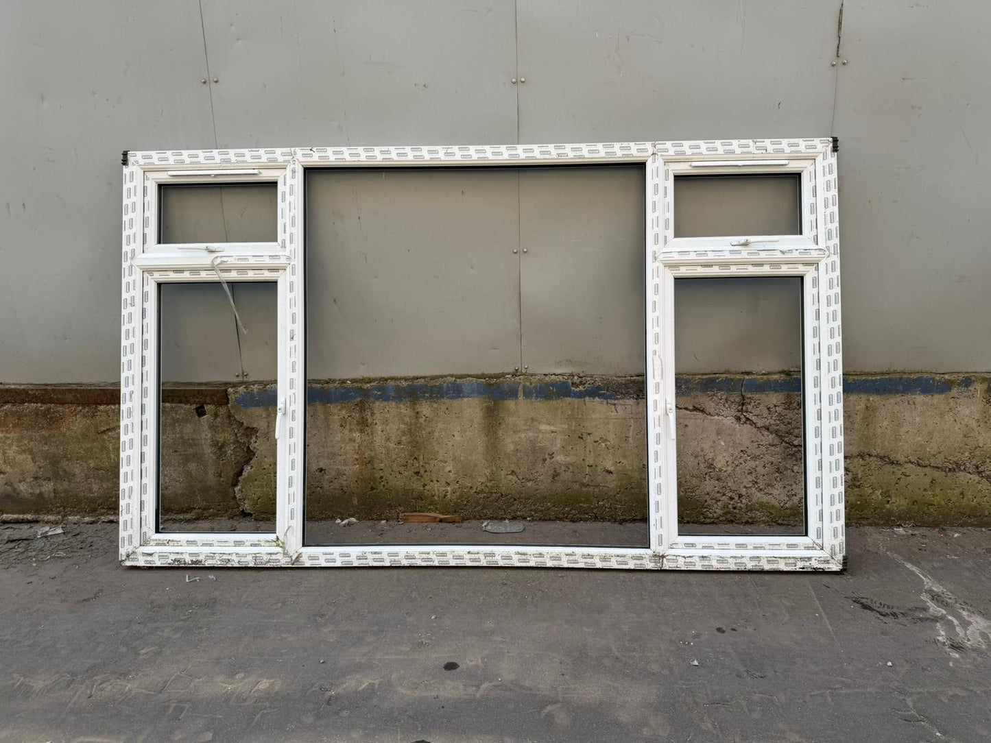 LARGE WHITE UPVC CONSERVATORY WINDOW FRAME (NO GLASS) – TRIPLE SECTION WITH DUAL OPENERS