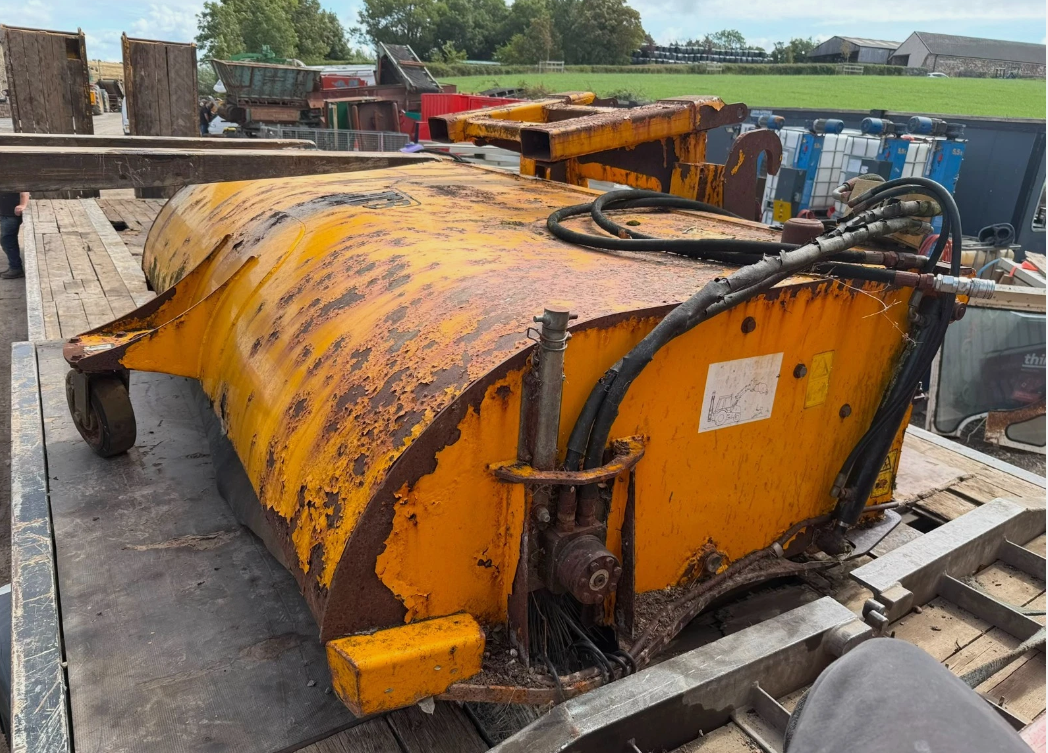 JCB SC240 HYDRAULIC ROAD SWEEPER ATTACHMENT