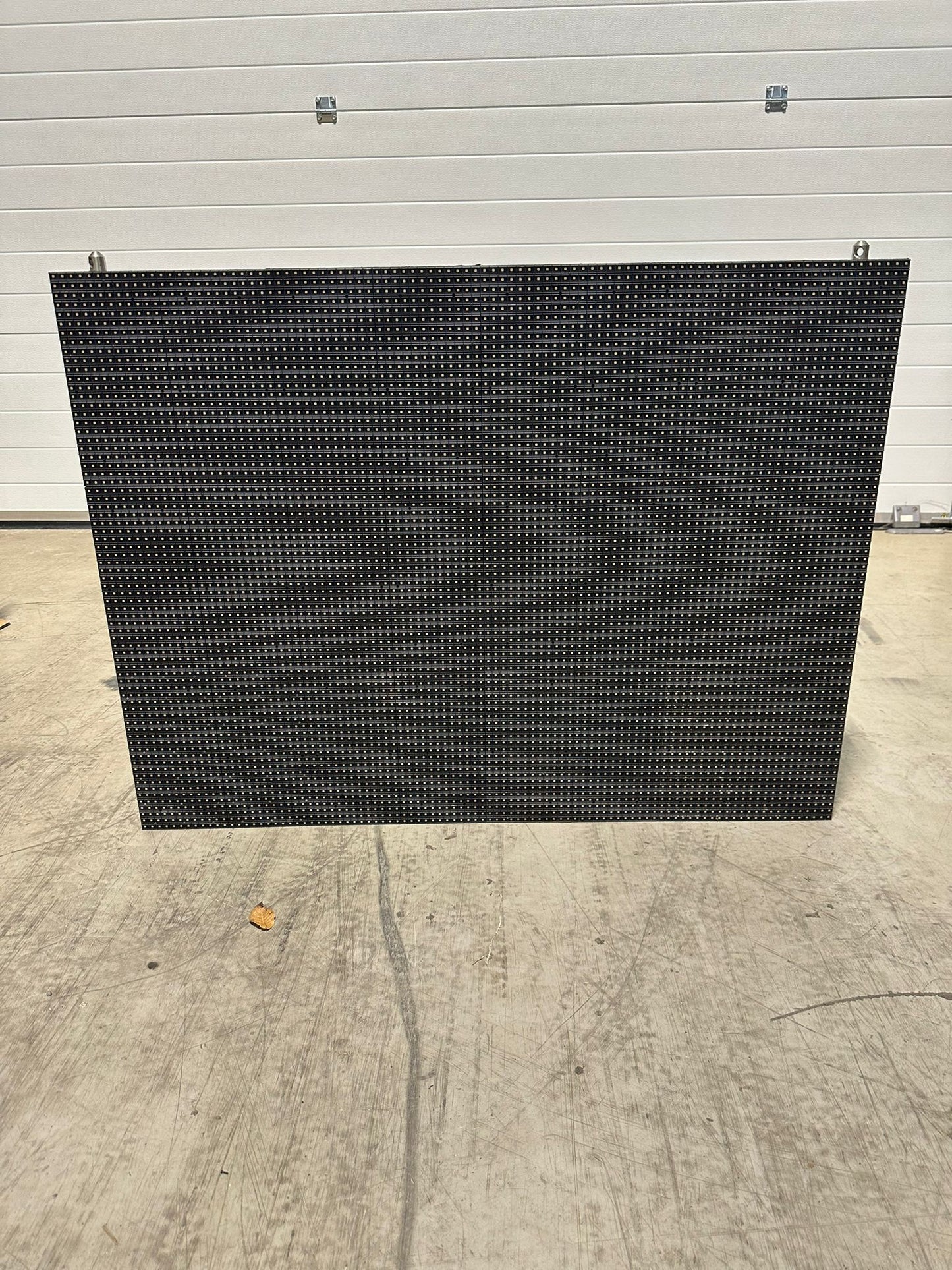 OVC P10 OUTDOOR LED SCREEN - X 9 CABINETS WHICH MAKES A 3072MM X 2124MM SCREEN.