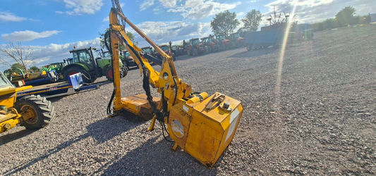 MCCONNEL PA93 HEDGECUTTER