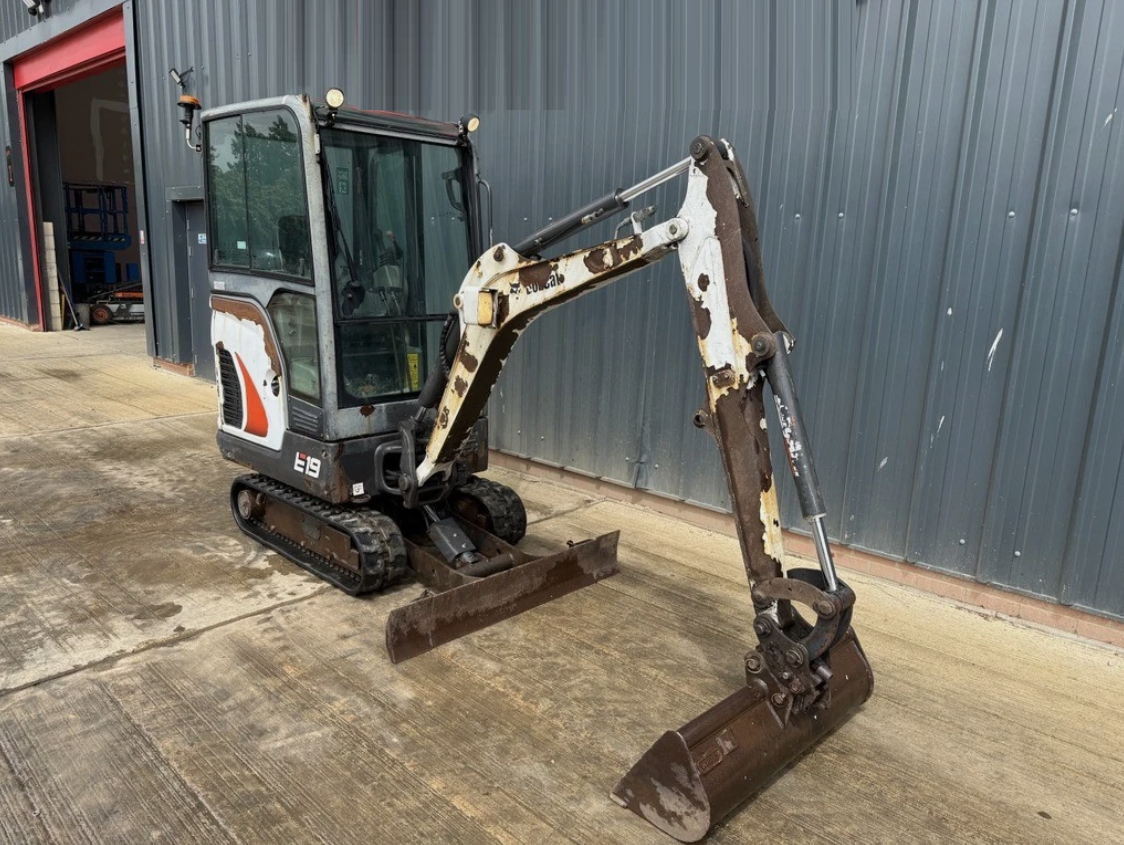 2016 BOBCAT E19 MINI EXCAVATOR – 2 TONNE + QUICK HITCH