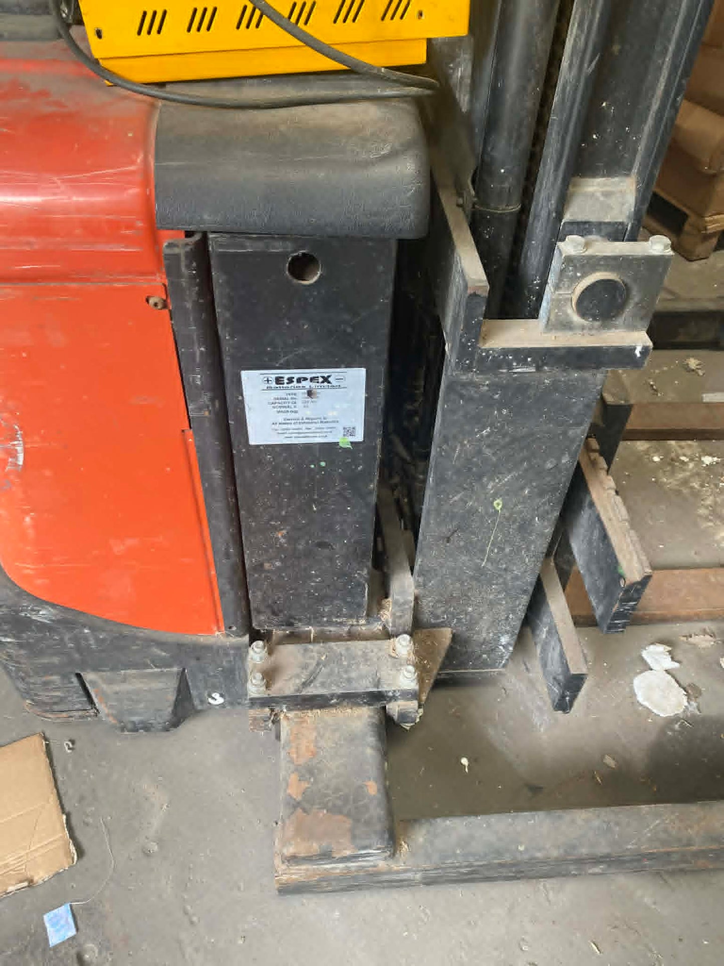 TOYOTA BT SPE135S ELECTRIC POWERED PEDESTRIAN STRADDLE STACKER