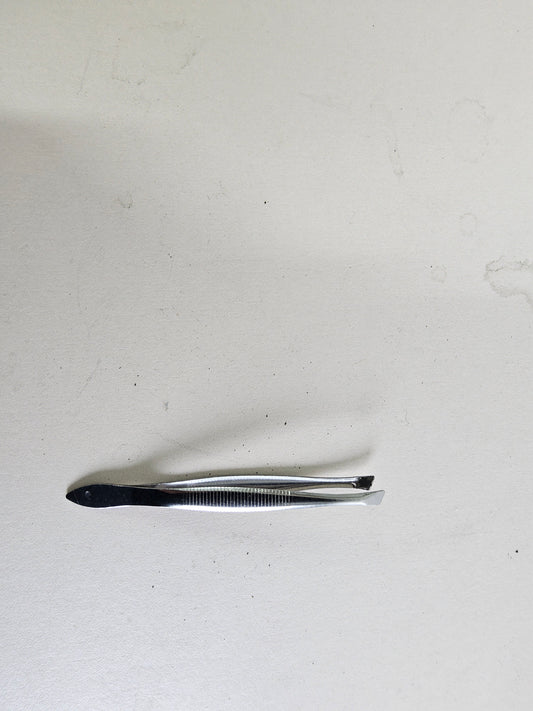 STAINLESS STEEL SLANT TIP TWEEZERS – PRECISION GRIP, BULK LOT OF 185