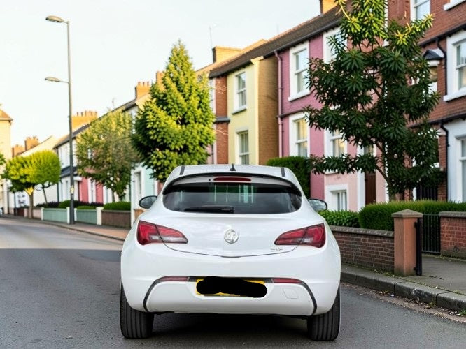 **(ONLY 104K MILEAGE)** 2014 VAUXHALL ASTRA GTC LIMITED ED CDTI S/S 1.7 >>--NO VAT ON HAMMER--<<