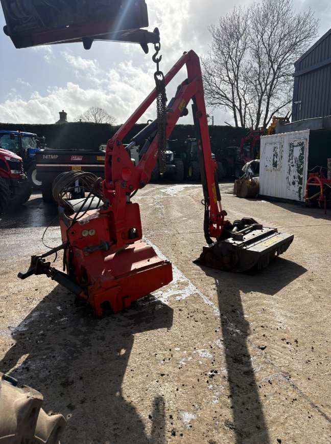 2014 KUHN 5557 HEDGECUTTER