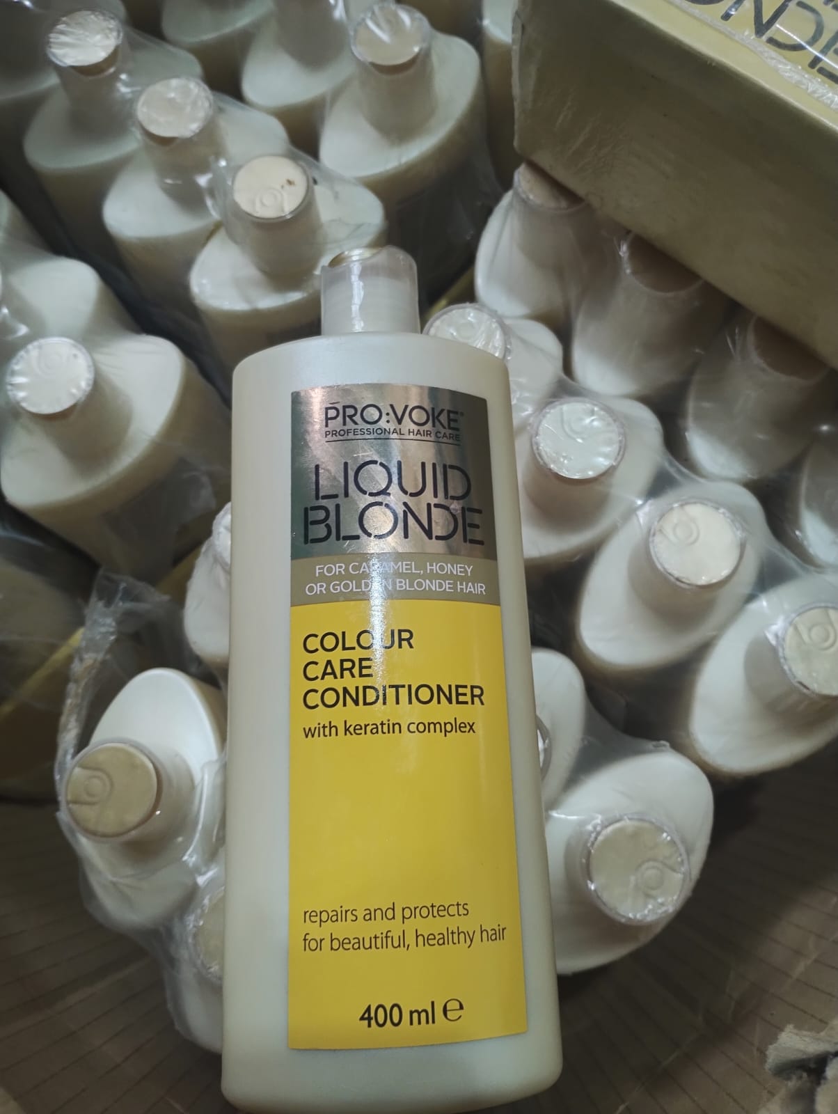 PRO:VOKE LIQUID BLONDE CONDITIONER 400ML – JOBLOT OF 52 BOTTLES – BRAND NEW