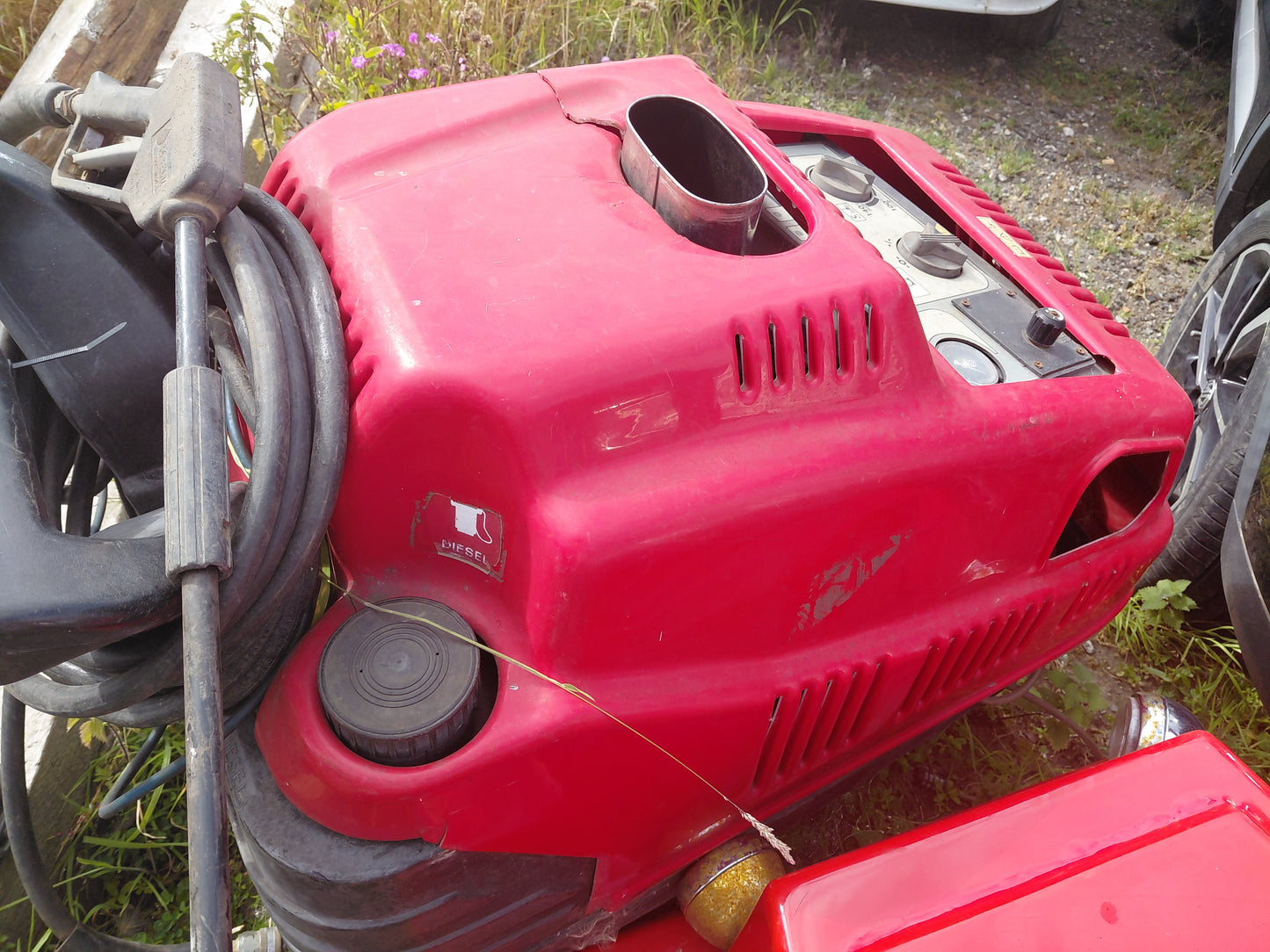 HOT AND COLD PRESSURE WASHER WITH LANCE AND SPARE