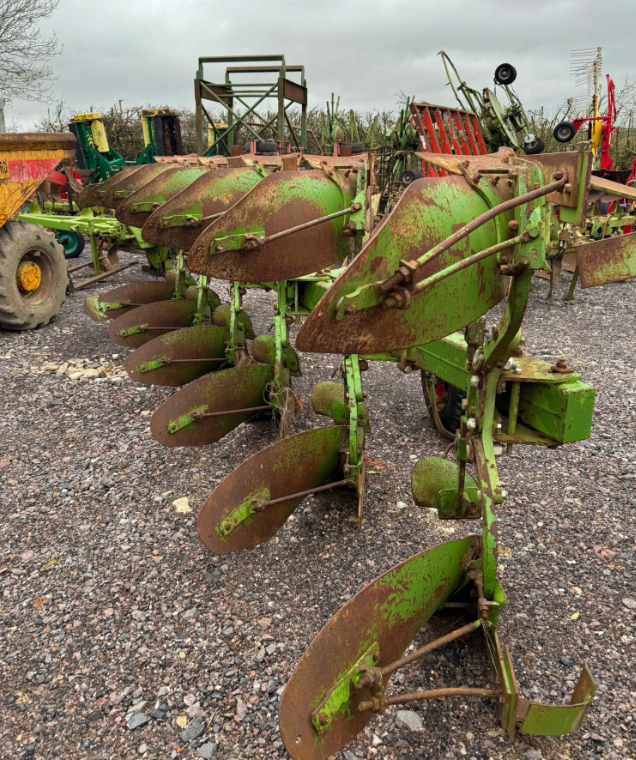 DOWDESWELL DP130S 5+1 / 6-FURROW PLOUGH