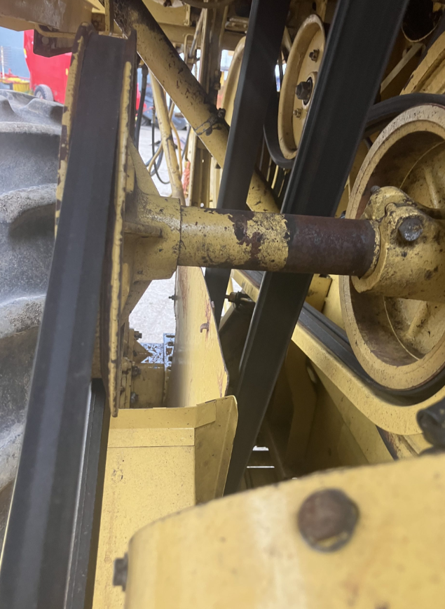 NEW HOLLAND TX34 COMBINE