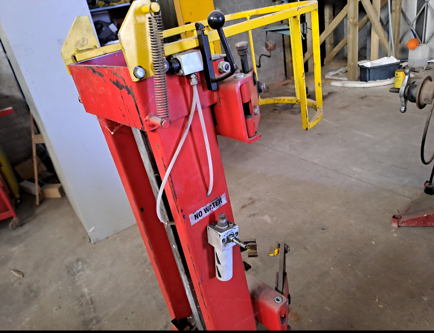 HEAVY DUTY COIL SPRING COMPRESSER FLOOR STANDING BOLT TO FLOOR