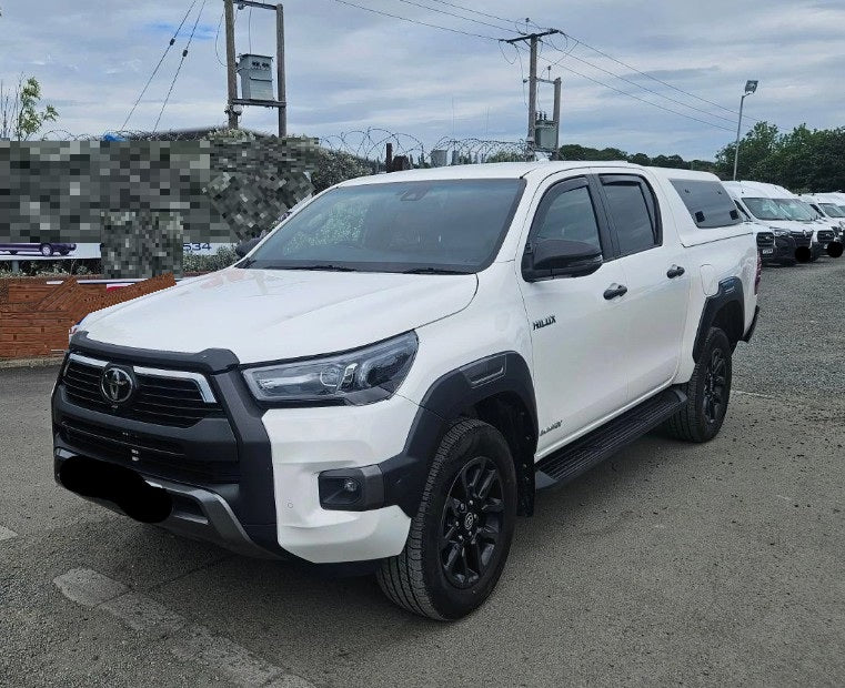 **(ONLY 91K MILEAGE)** 2023 TOYOTA HILUX INVINCIBLE X D-4D4WD DCB 2.8 DIESEL MANUAL PICK UP, WHITE