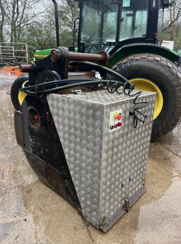 HYDRAULIC PRESSURE WASHER – EXCAVATOR / DIGGER MOUNTED