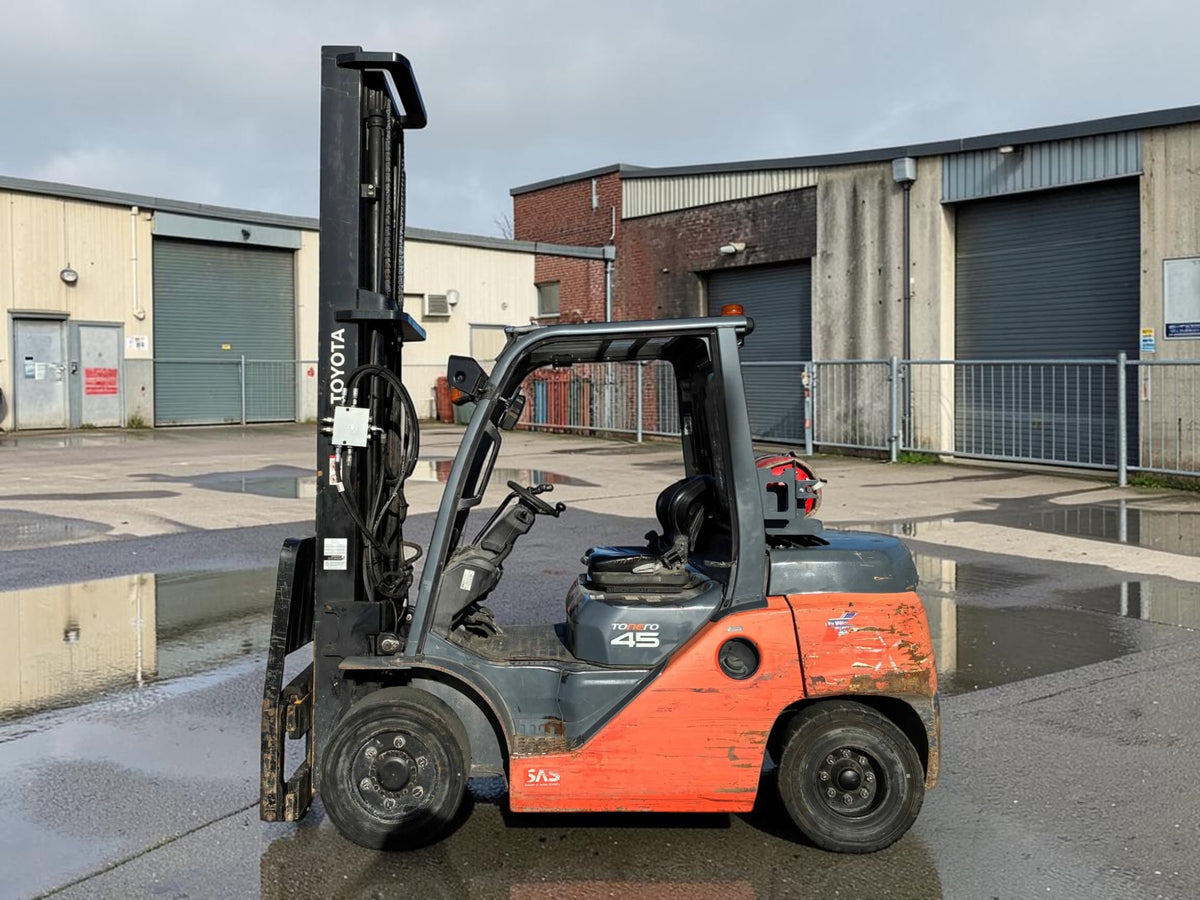 2018 TOYOTA 8FG40N LP GAS FORKLIFT