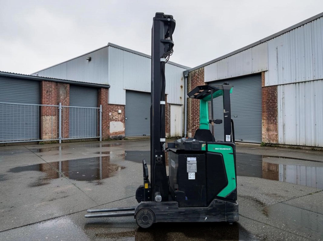 **(INCLUDES CHARGER)** 2018 MITSUBISHI RB14N2HS ELECTRIC REACH TRUCK