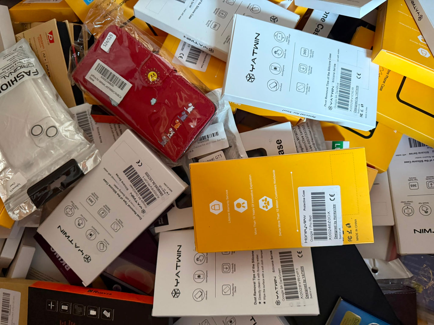 PALLET OF PHONE CASES AND SCREEN PROTECTORS BRAND NEW COLLECTION ONLY