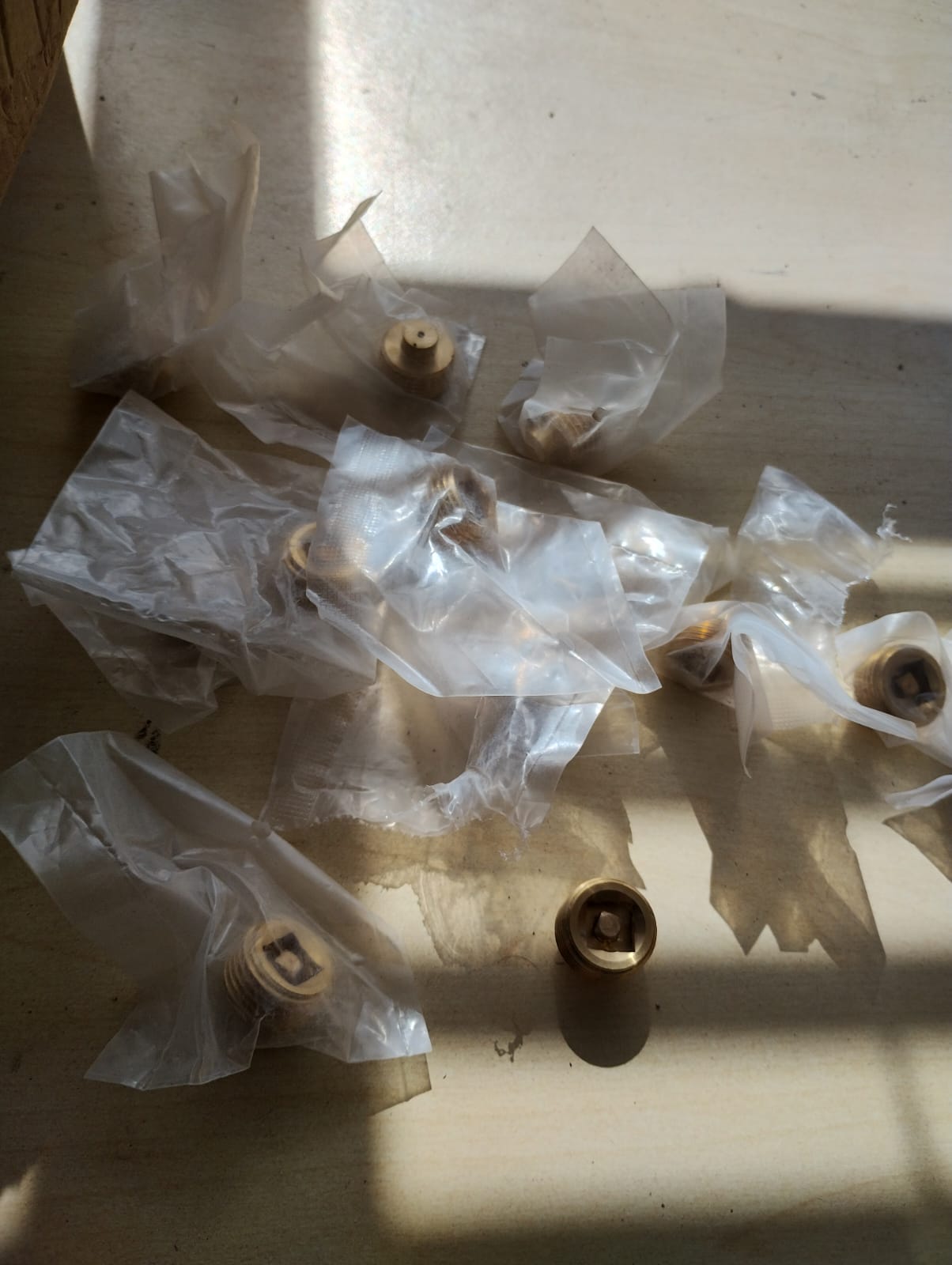HUGE JOBLOT OF 413 - 1/2" BRASS RADIATOR AIR VENT - ALL NEW IN ORIGINAL PACKAGING