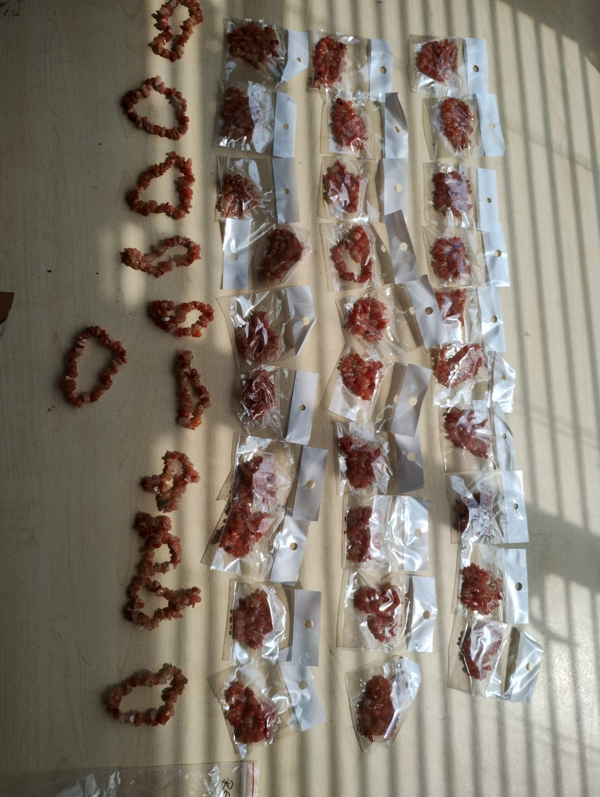 RED ADVENTURINE GEMSTONE CHRYSTAL CHIP BRACELETS - NEW IN ORIGINAL PACKAGING - JOBLOT OF 41