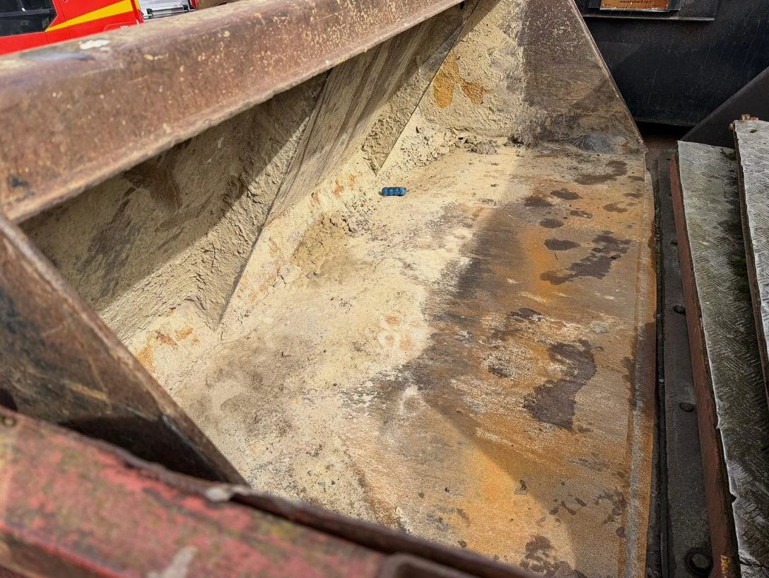 JCB LOADALL TELEHANDLER MATERIAL / GRAIN BUCKET – Q-FIT BRACKETS