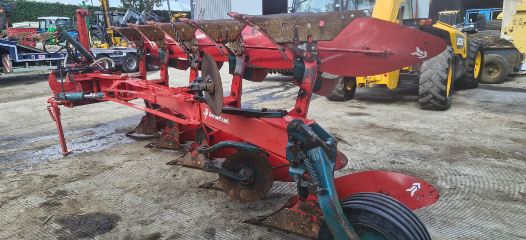 KVERNELAND 5-FURROW REVERSIBLE PLOUGH