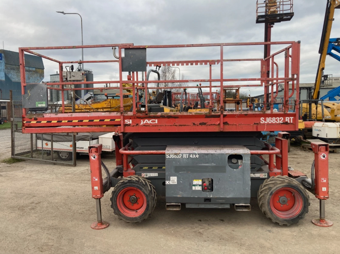 2015 SKYJACK SJ6832 ACCESS PLATFORM
