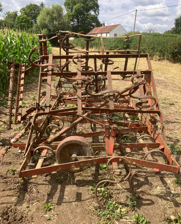 FOLDING SPRINGTINE HARROW