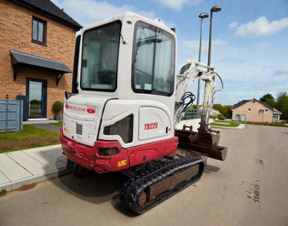 2018 TAKEUCHI TB225 MINI EXCAVATOR
