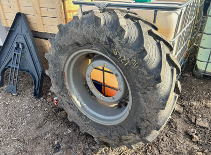 JCB TRACTOR WHEEL & TYRE – 380/70 R24 TAURUS – 8 STUD COMPLETE RIM