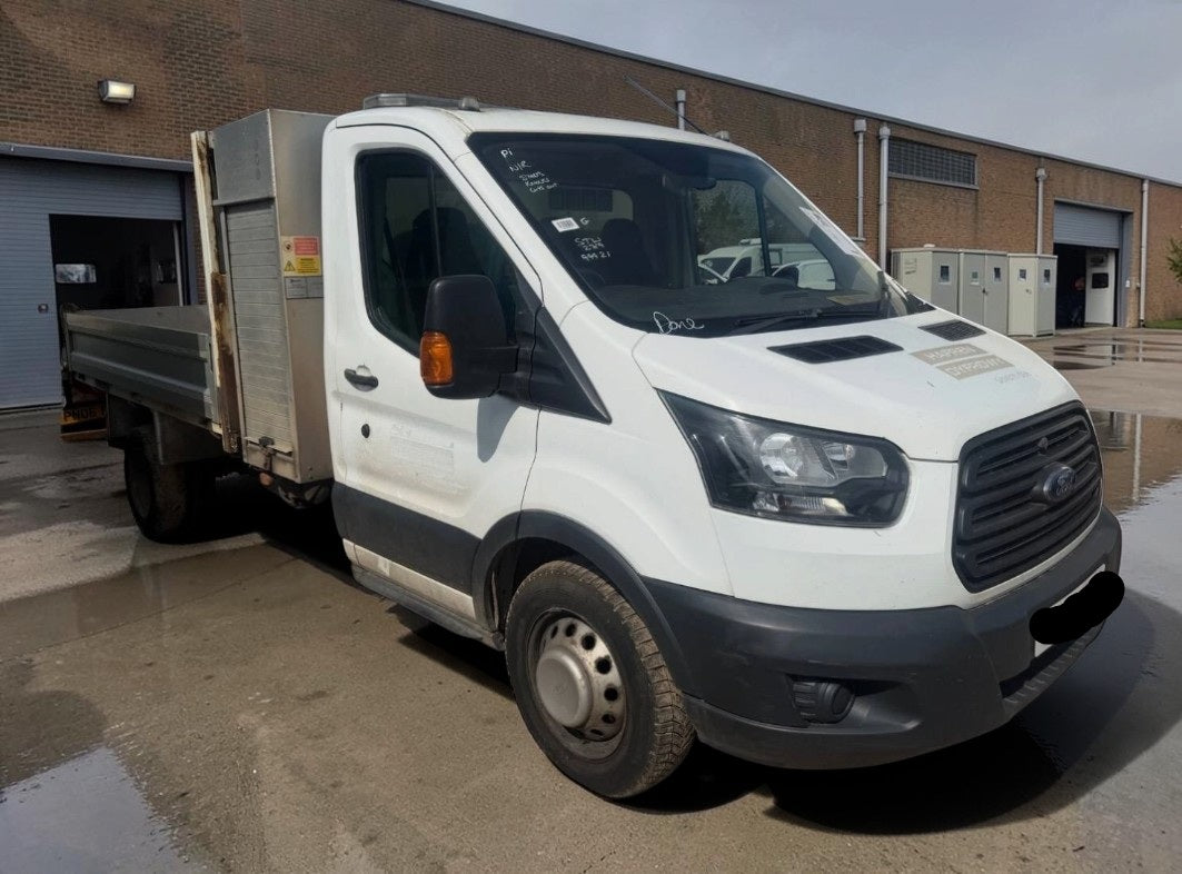 **(ONLY 99K MILEAGE)** 2016 FORD TRANSIT 350 1996CC DIESEL MANUAL CHASSIS CAB WHITE