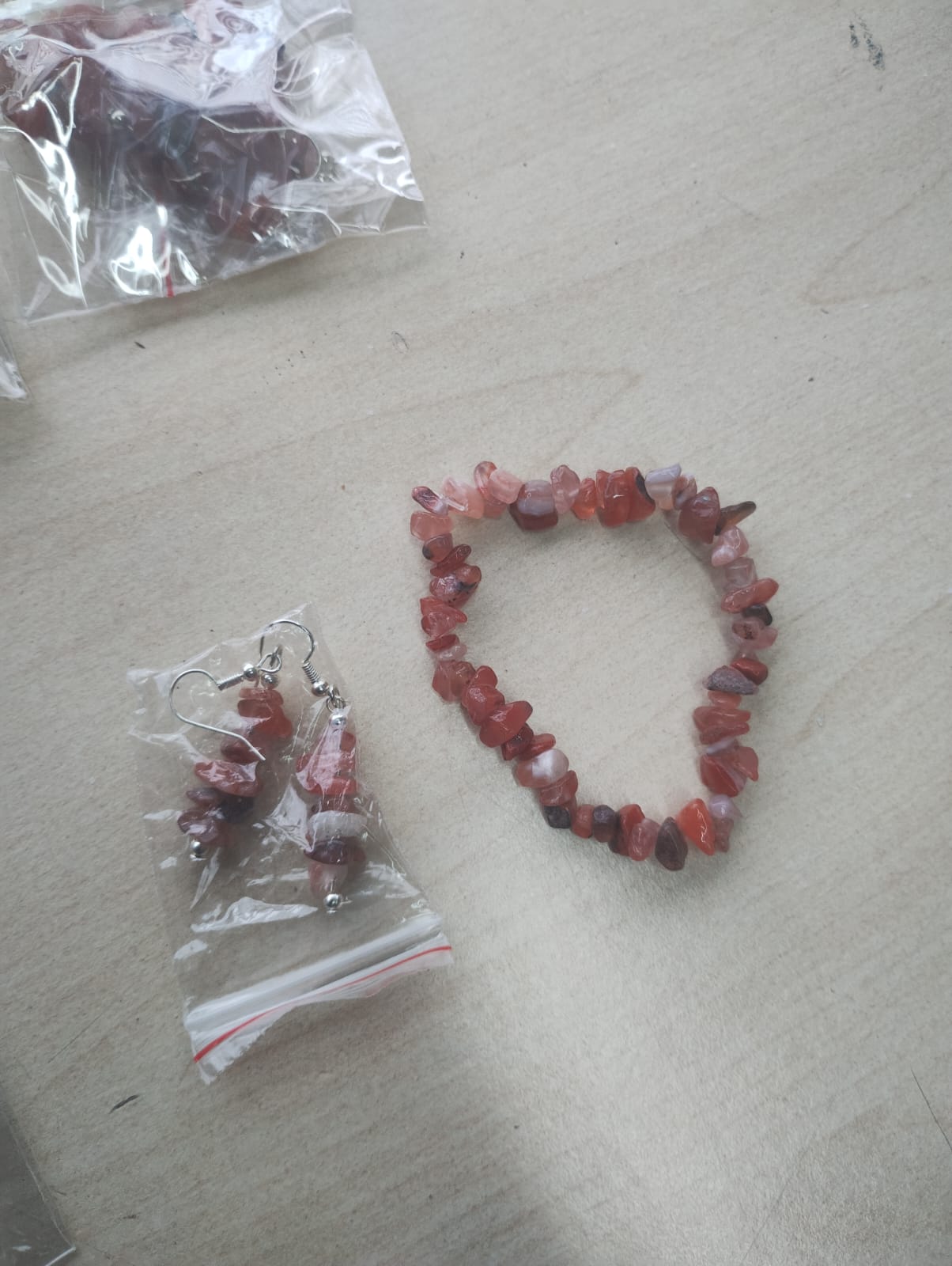 CARNELIAN CRYSTAL CHIP BRACELET AND EARRING SET JOBLOT OF 19 - BRAND NEW